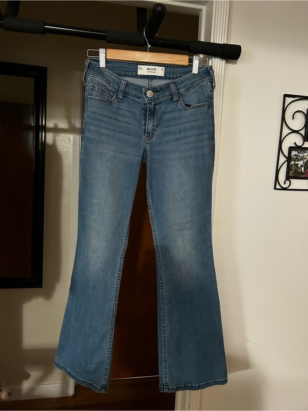 Hollister Light Blue Low Rise Boot Flare Jeans - Size 4/27 short. Excellent